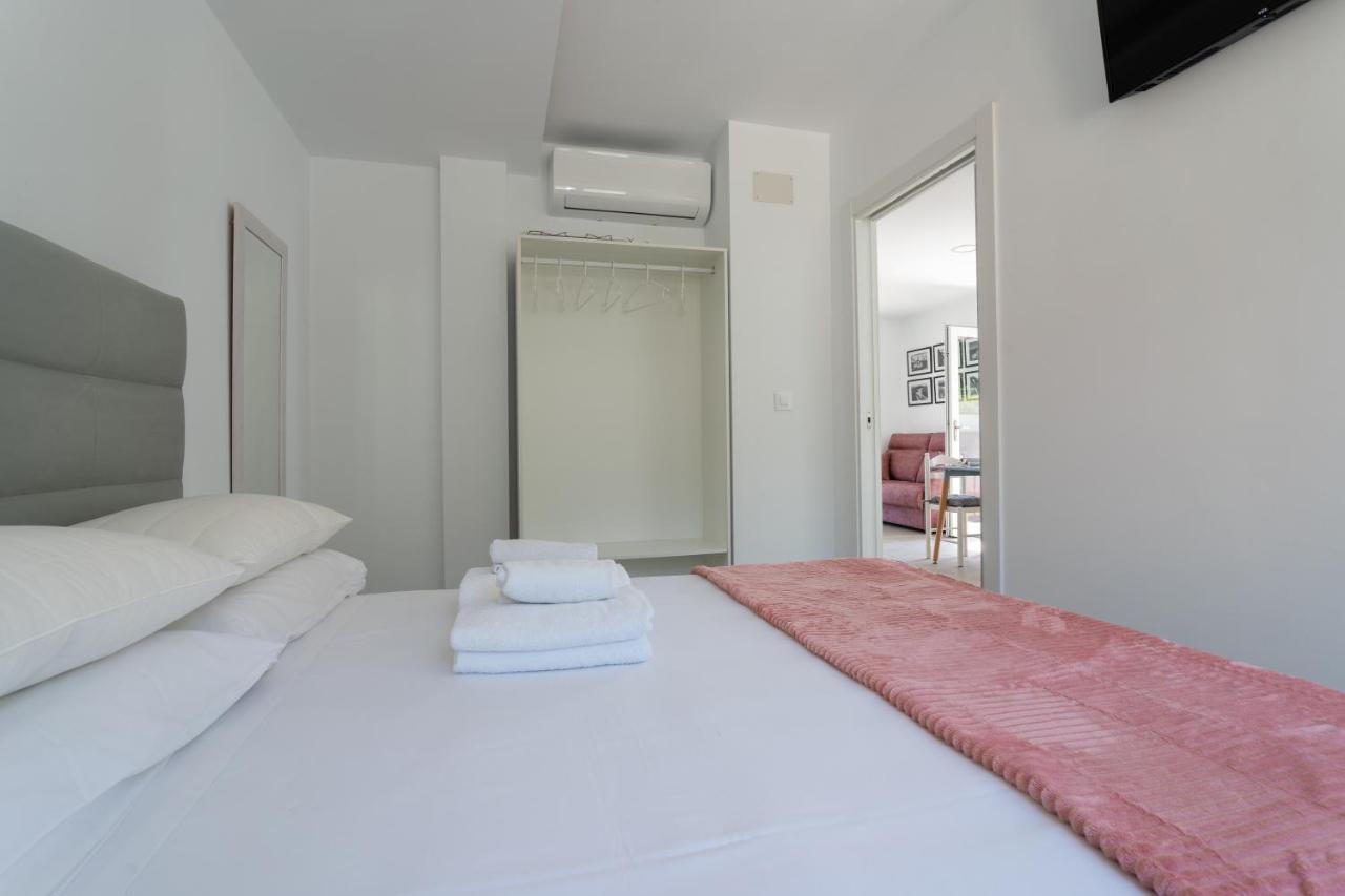 Solpor Galitrips - Apartamentos Corcubión Esterno foto